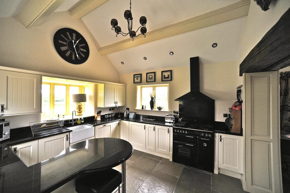Cottage, 2 Bedrooms, Valley View | Private kitchen | Coffee/tea maker, electric kettle