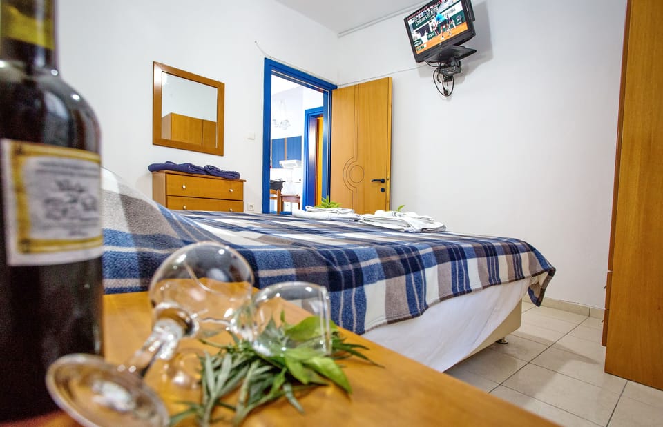 Apartment (5 Adults) | In-room safe, soundproofing, iron/ironing board, free cribs/infant beds
