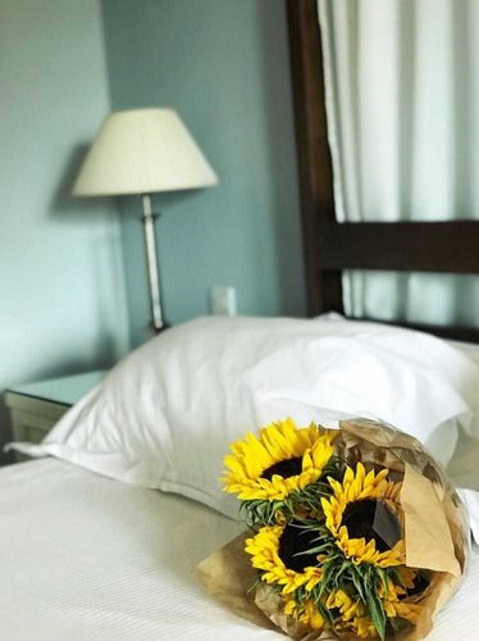 Luxury/Feature Double Room | Desk, iron/ironing board, cribs/infant beds, rollaway beds