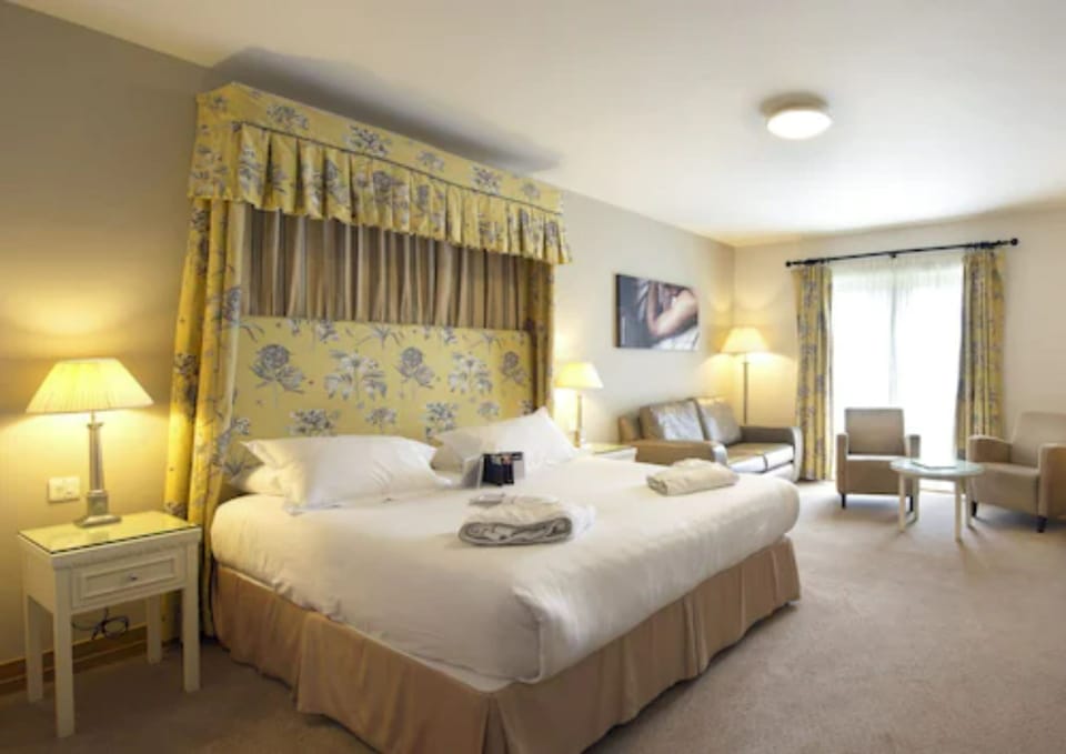 Superior Double or Twin Room | Desk, iron/ironing board, cribs/infant beds, rollaway beds