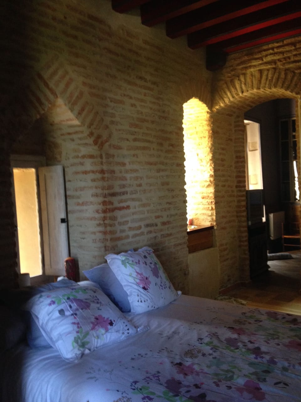Suite (Gabaret) | Individually decorated, individually furnished, desk, blackout drapes