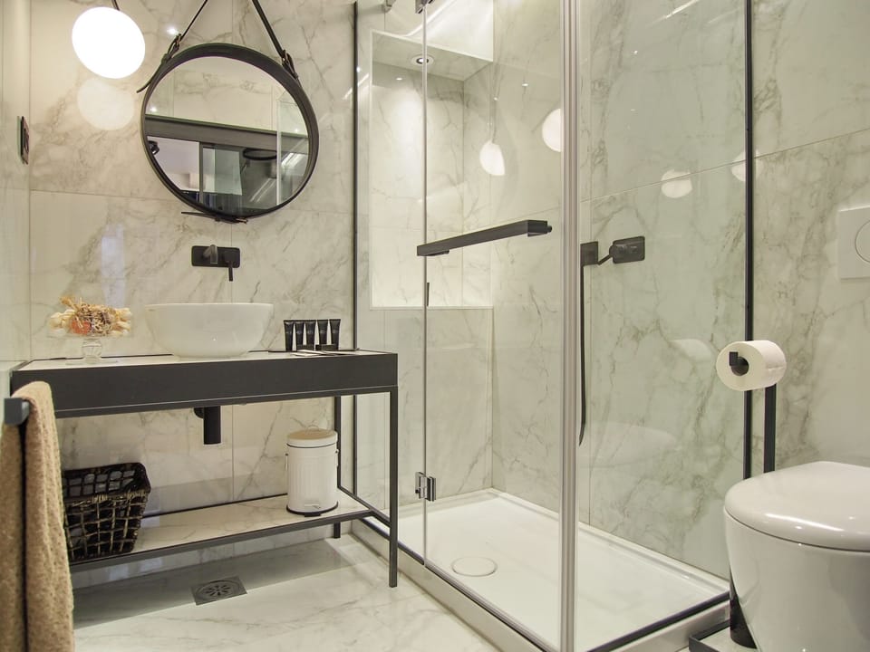 Comfort Double Room | Bathroom shower