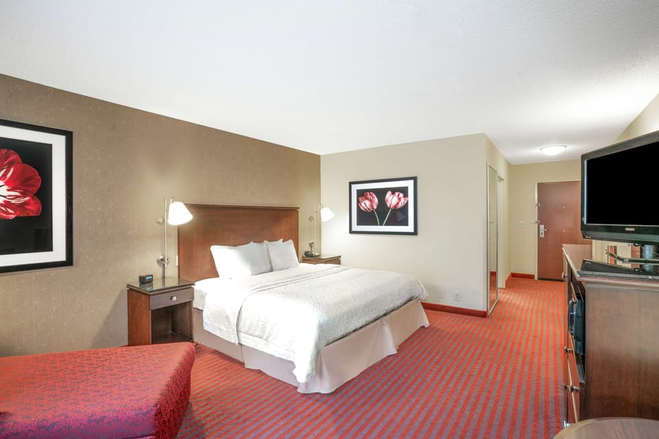 Pillowtop beds, in-room safe, desk, laptop workspace