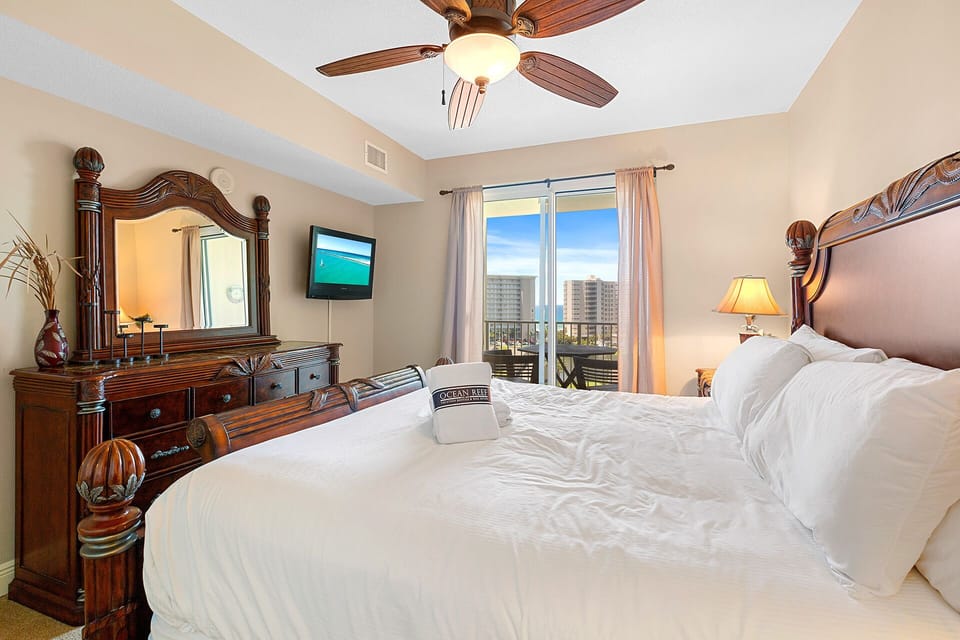 Ariel-Dunes-ii-802-Primary-Bedroom