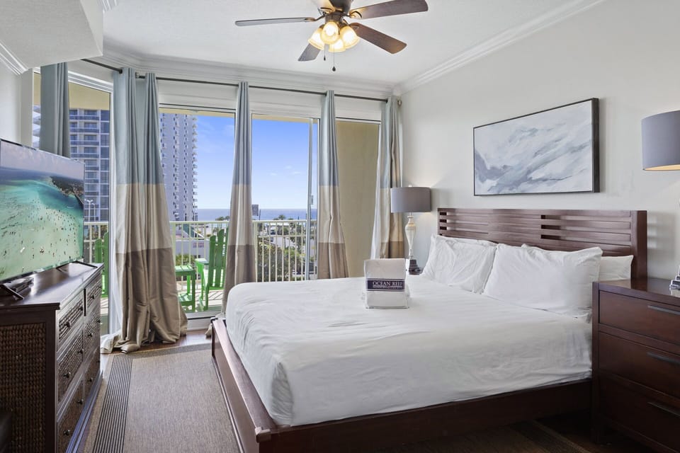 22-Ariel-Dunes-I-401-Bedroom