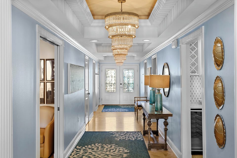 Majestic Sun 1203A Hallway Alt