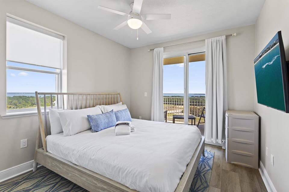 24-Ariel-Dunes-II-1410-Guest-Bedroom