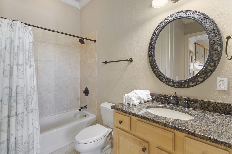 23-Whitesand-Guest-Bath-2
