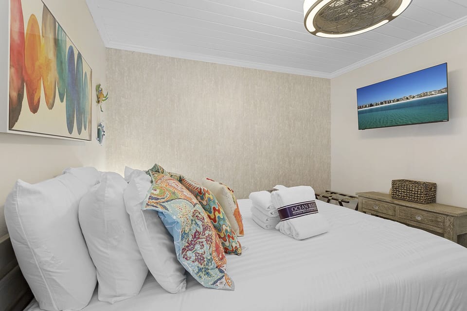24-Pelican-Place-Guest-Bedroom-2-Alt