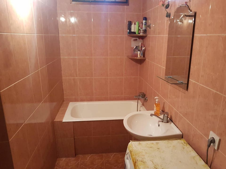 Free toiletries, hair dryer