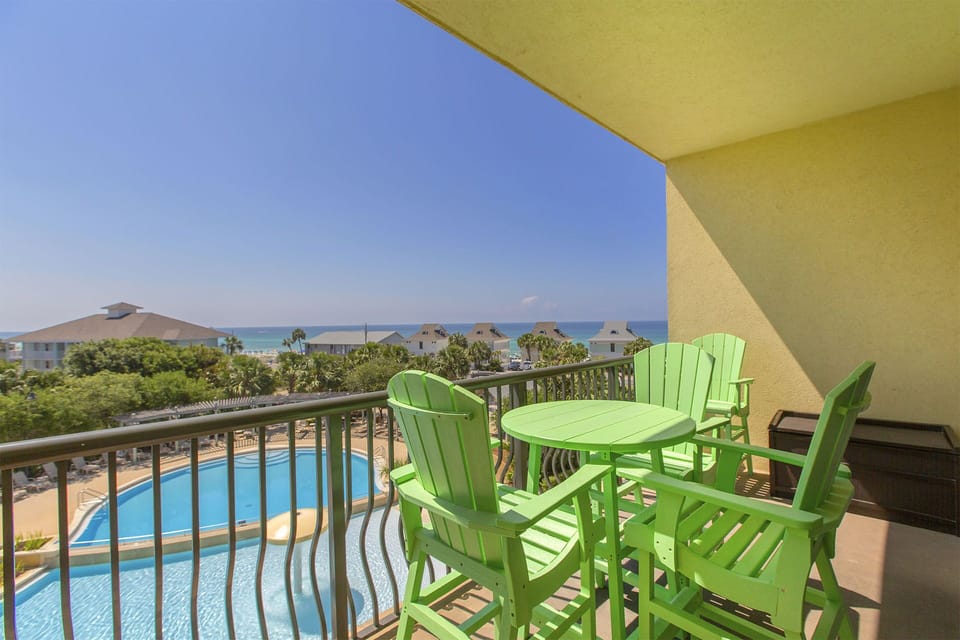 Beach Resort 409 Balcony