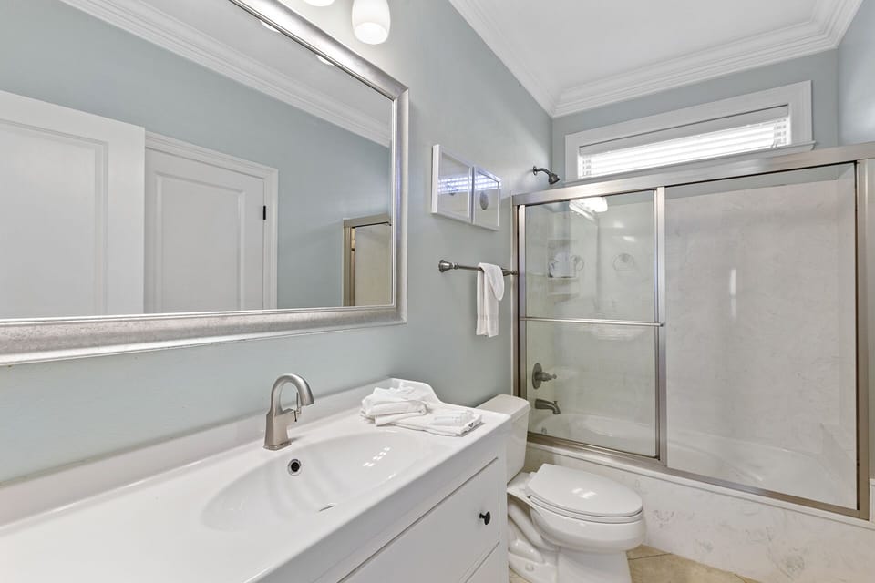 Breakaway Guest Bathroom 2