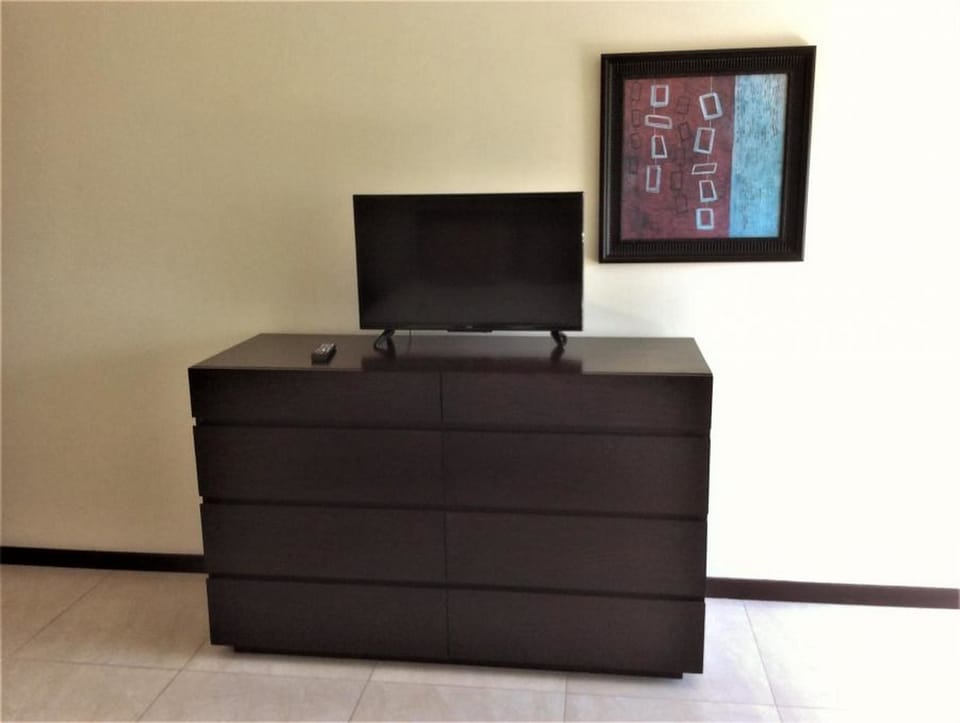 Comfort Condo, Kitchen, Ocean View | Room amenity