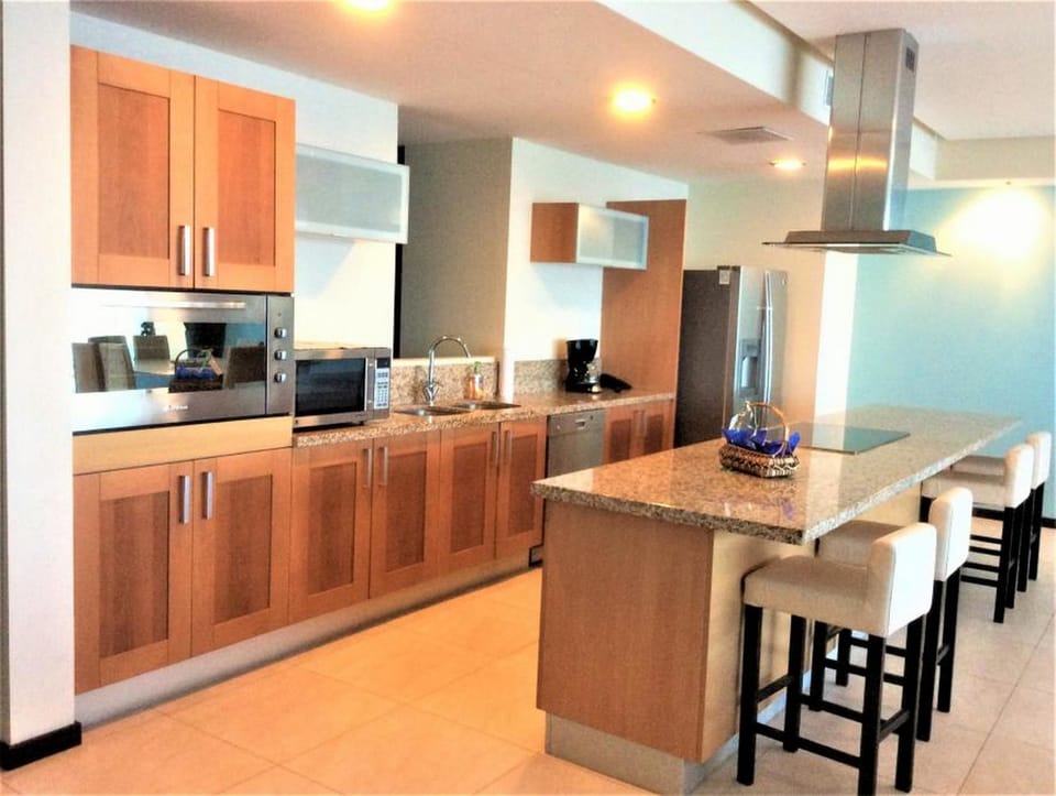 Comfort Condo, Kitchen, Ocean View | Private kitchen | Fridge, microwave, cookware/dishes/utensils