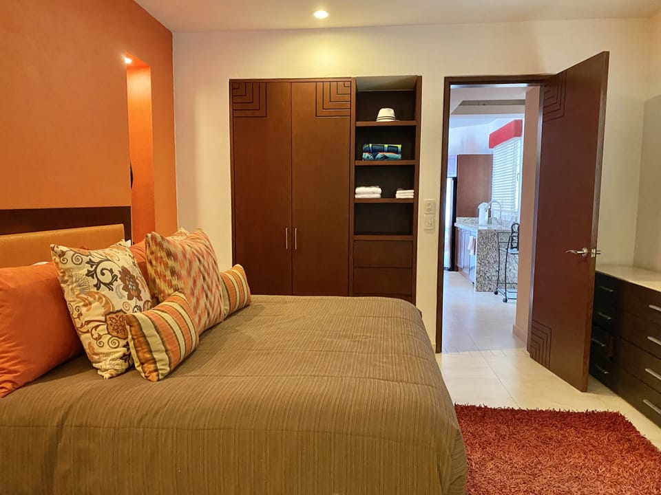 Comfort Condo, Kitchen, Ocean View | Bathroom | Shower, towels