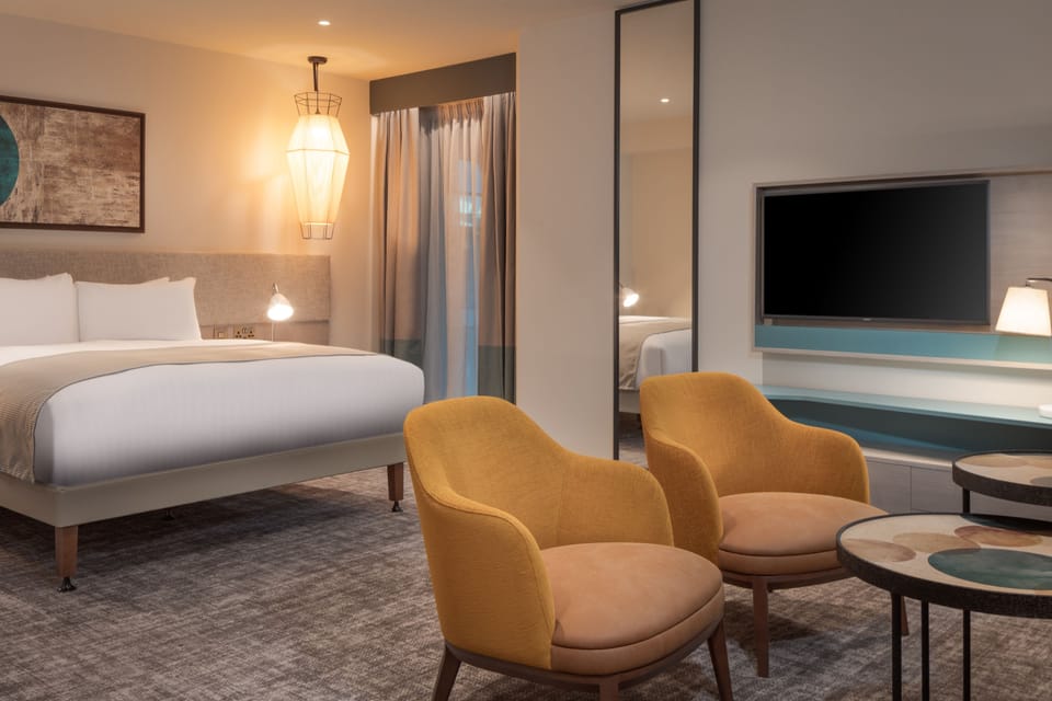 Studio Suite, 1 Queen Bed, Kitchen (Apartment Style) | Premium bedding, minibar, in-room safe, desk