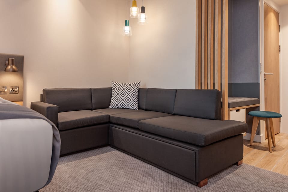 Hypo-allergenic bedding, in-room safe, desk, laptop workspace