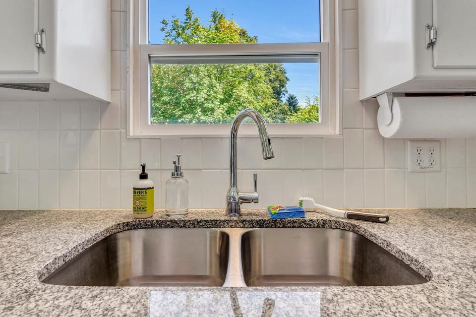Convenience and versatility are what our extra deep stainless-steel sink offers. Designed to handle all your kitchen needs with ease.