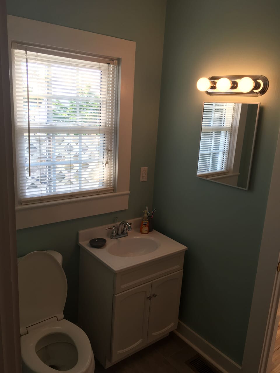 Jack-and-Jill bath