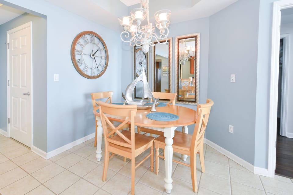 Silver Beach Towers West 805 - Dining Area