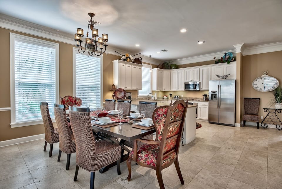 Dining Room seats 10 