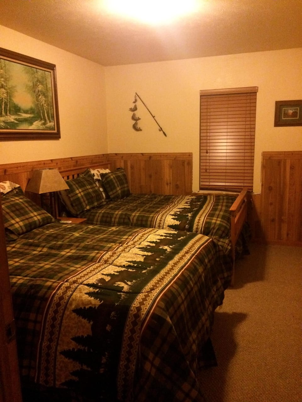 2 Full Size Beds - sleeps 4