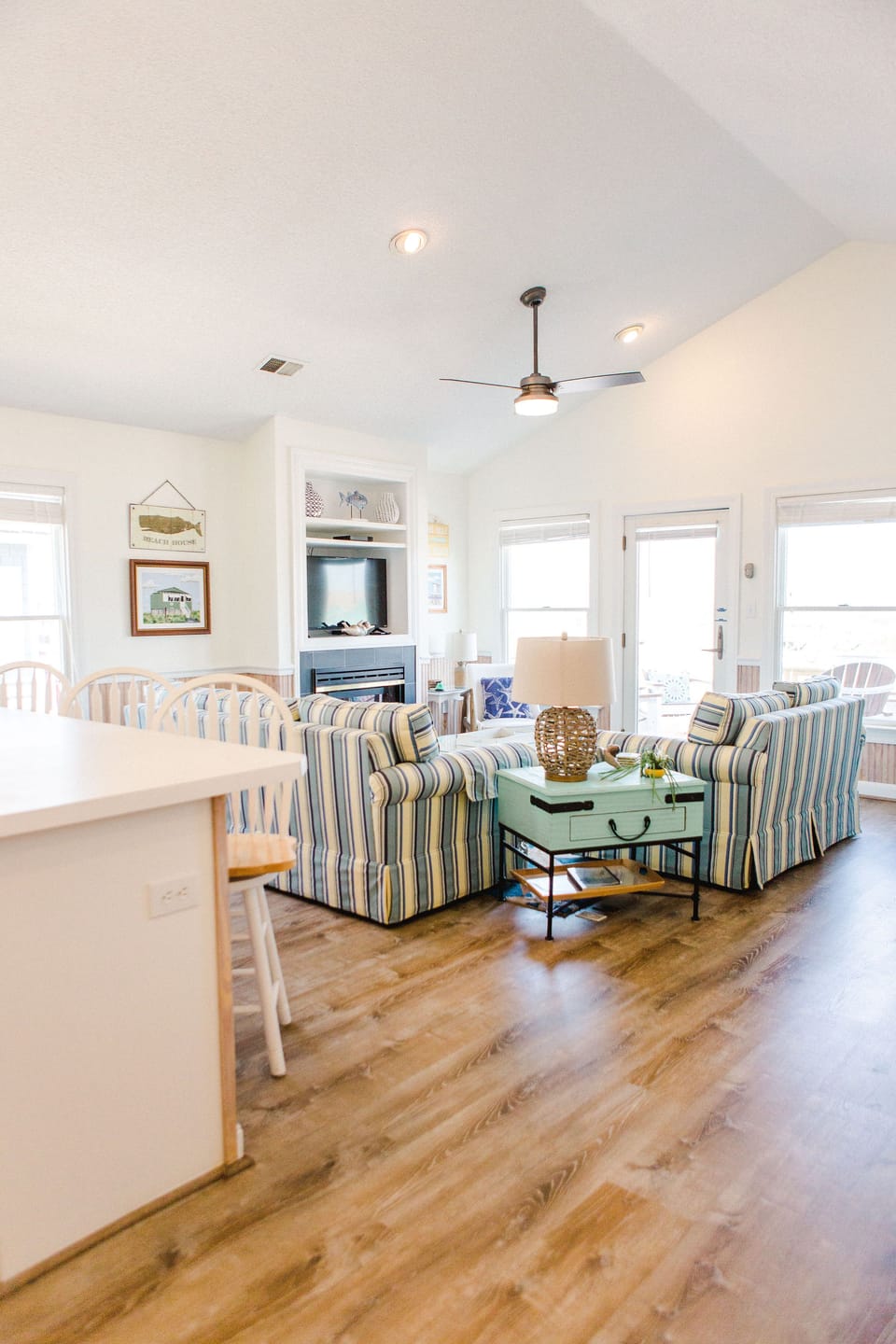 Nice bright and open Living area 