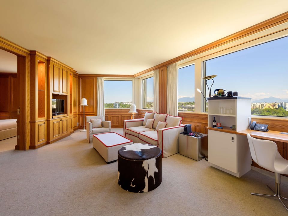 Suite, 1 Bedroom (Swiss) | Premium bedding, minibar, in-room safe, desk