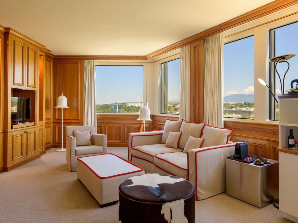 Suite, 1 Bedroom (Swiss) | Premium bedding, minibar, in-room safe, desk