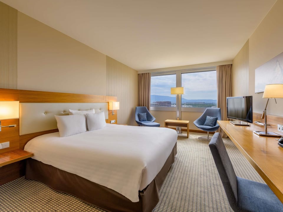 Premium bedding, minibar, in-room safe, desk