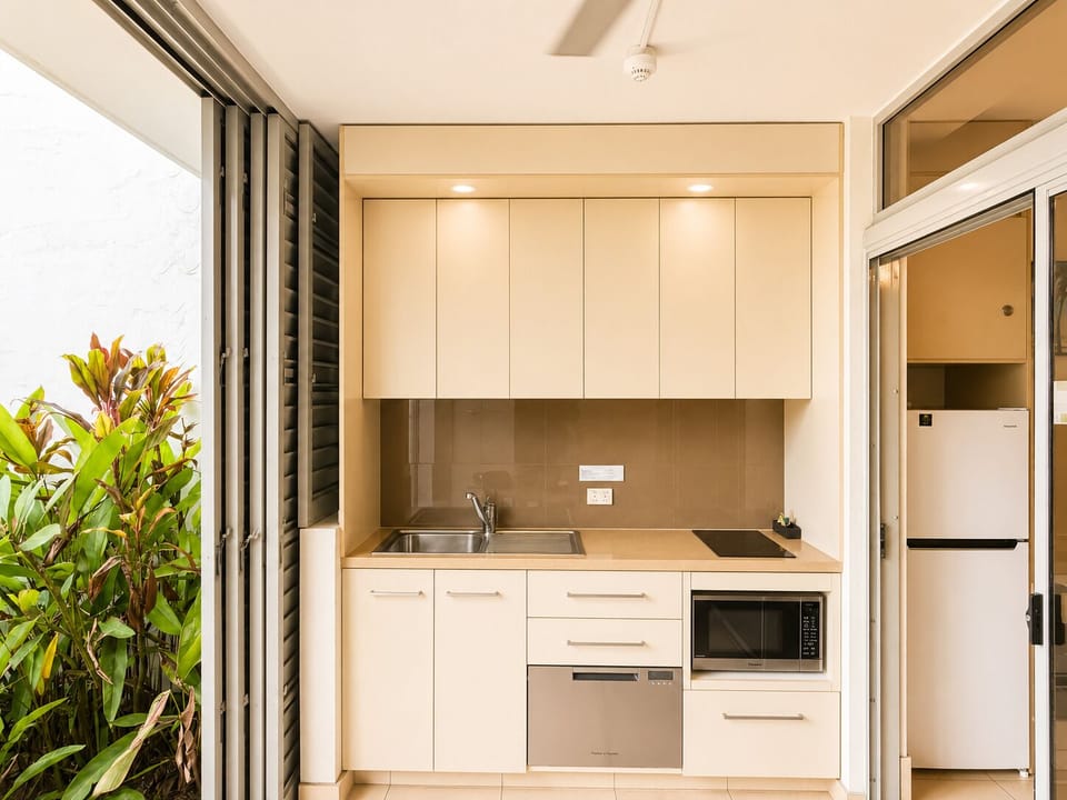 Club Apartment, 1 Bedroom | Private kitchen | Fridge, microwave, stovetop, coffee/tea maker