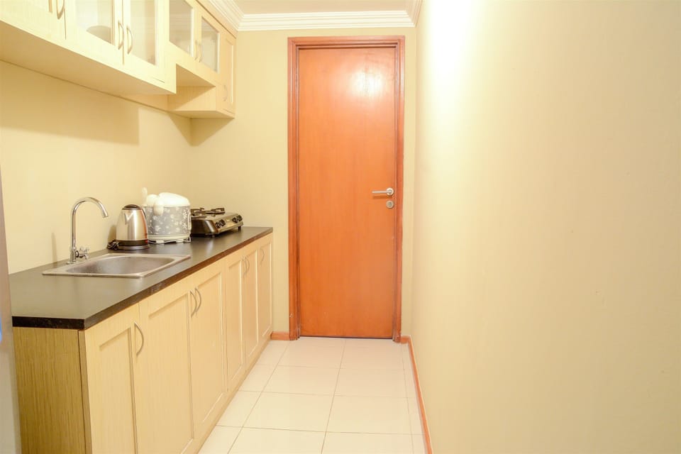 Standard Apartment, 3 Bedrooms | Private kitchenette | Fridge, stovetop, electric kettle, rice cooker