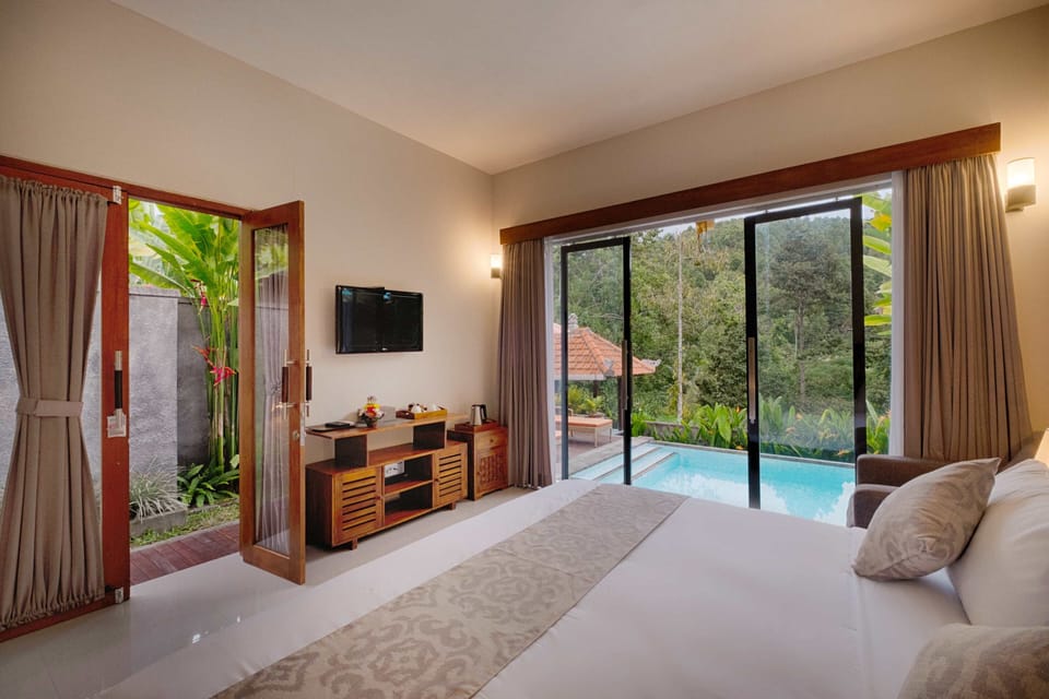 Luxury Room, 1 Bedroom, Private Pool, Valley View | 1 bedroom, hypo-allergenic bedding, minibar, desk