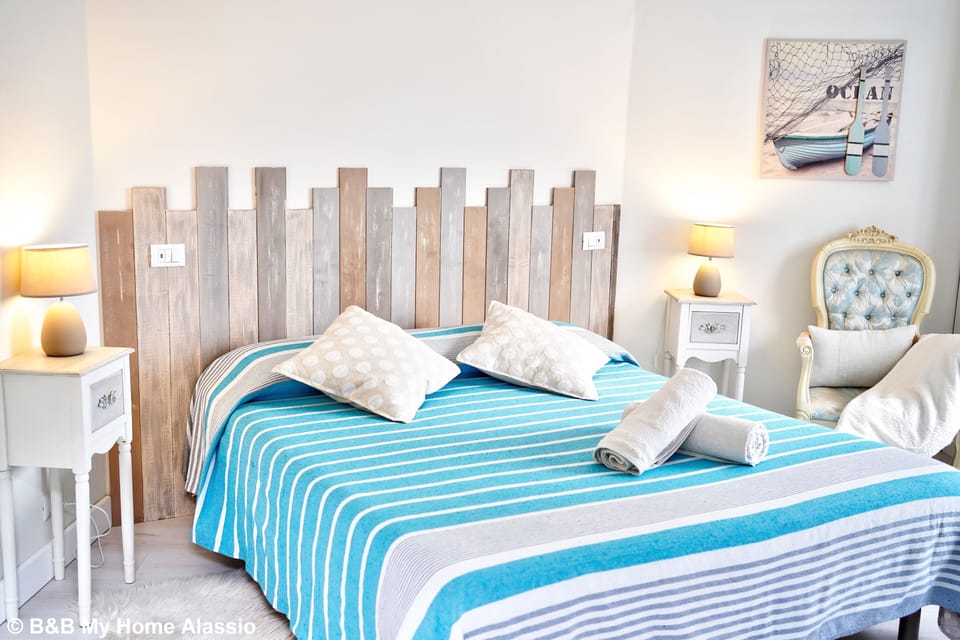 Camera Sole | Blackout drapes, iron/ironing board, free WiFi, bed sheets