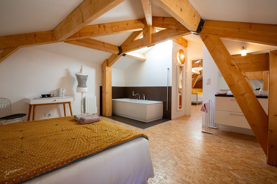Suite (Colombard) | Premium bedding, individually decorated, individually furnished, desk