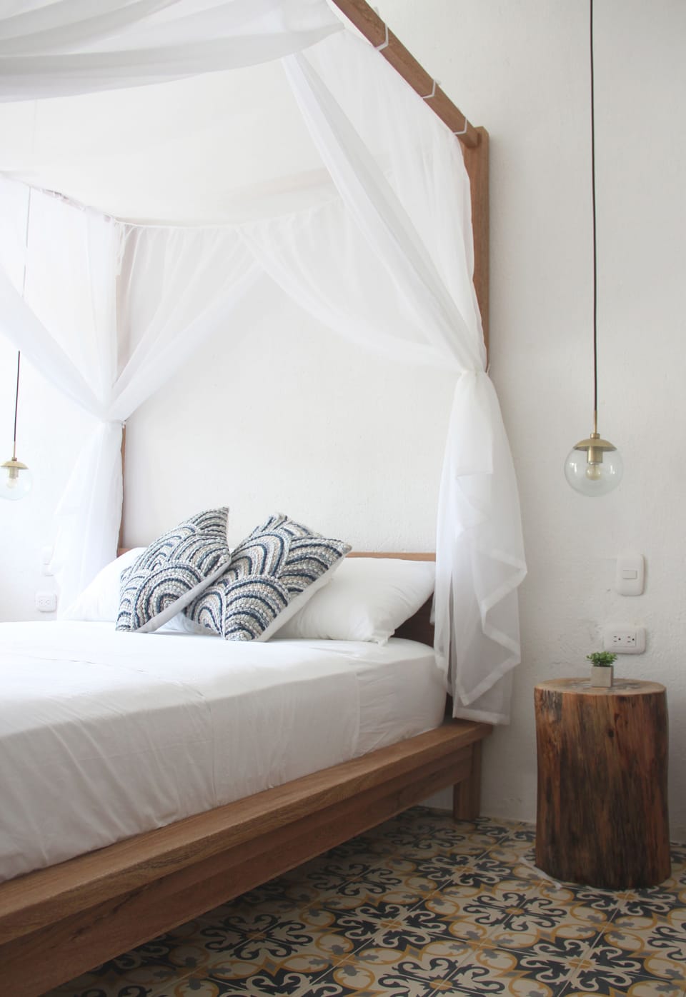 Design Double Room, Pool View | 1 bedroom, in-room safe, WiFi (free), bed sheets