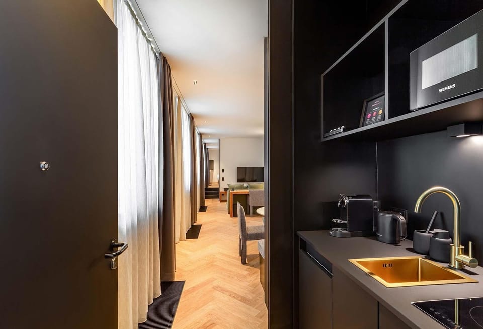 Schaezler Suite 2 | Private kitchenette | Espresso maker, coffee/tea maker, electric kettle