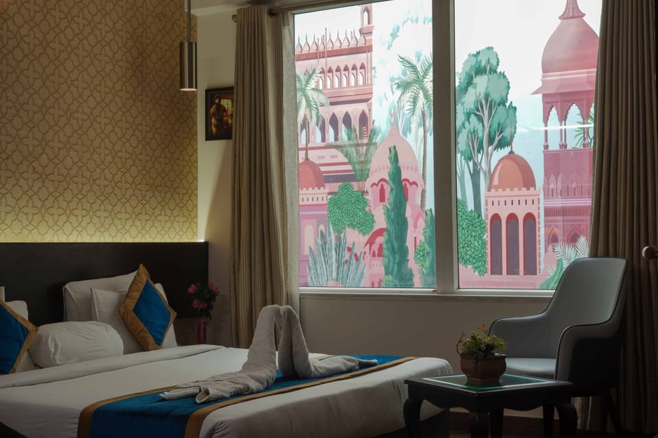 Deluxe Room | 1 bedroom, minibar, in-room safe, desk