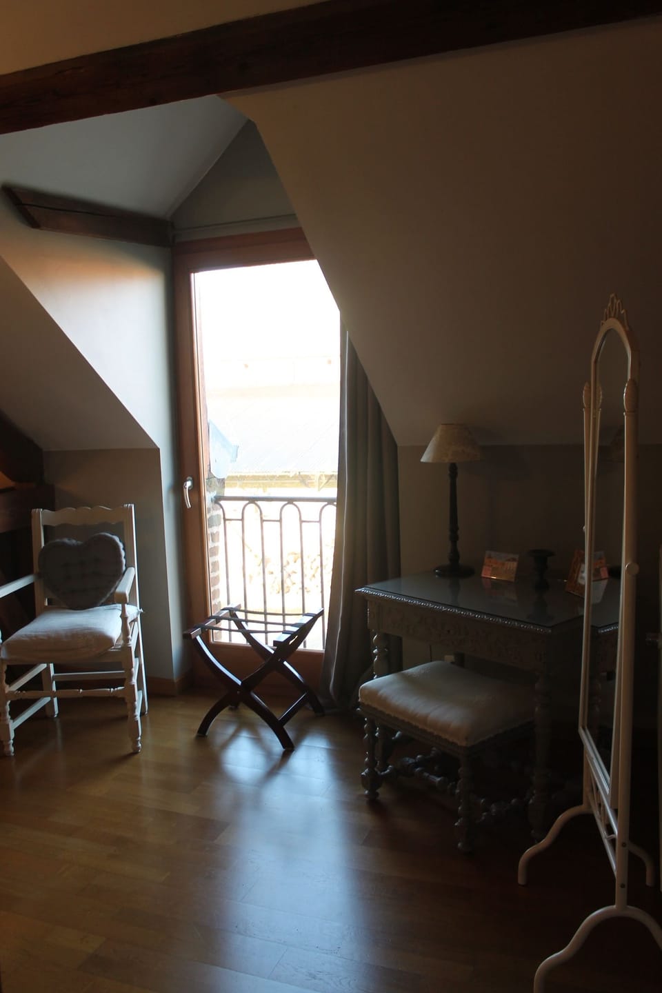 Room with Spa (Balneo Bath) | Living area