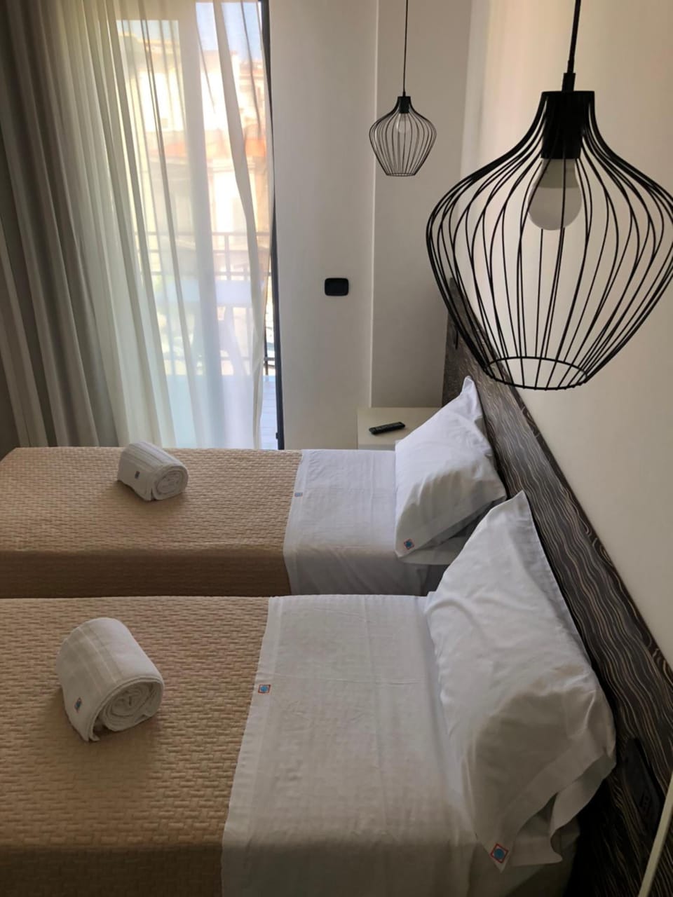 Deluxe Double or Twin Room | In-room safe, desk, soundproofing, WiFi (free)