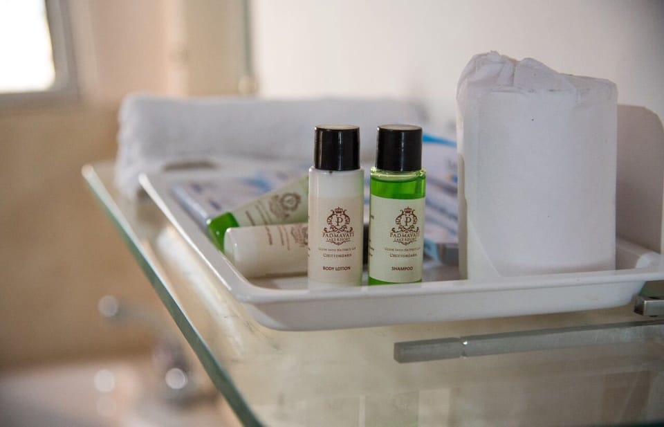 Luxury Tent | Bathroom amenities | Shower, free toiletries, slippers, towels