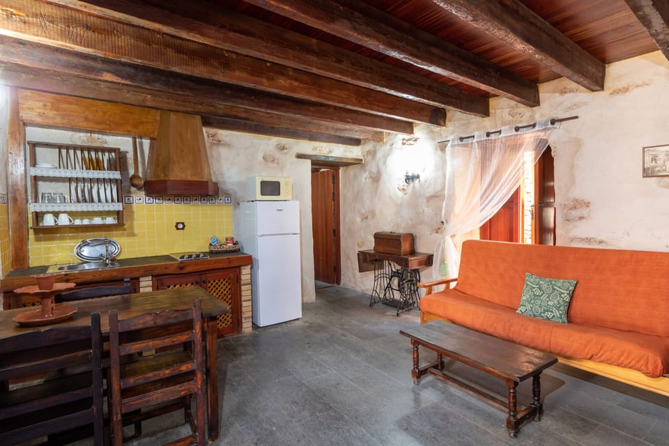 Cottage, 1 Bedroom (Toto) | Living area | 15-inch flat-screen TV with cable channels, TV