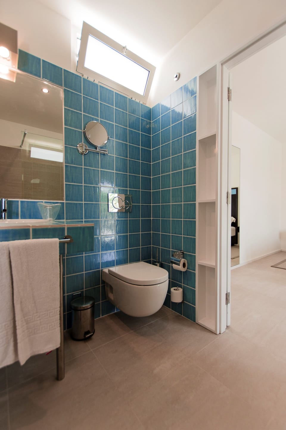 Junior Suite | Bathroom | Free toiletries, hair dryer, bathrobes, towels