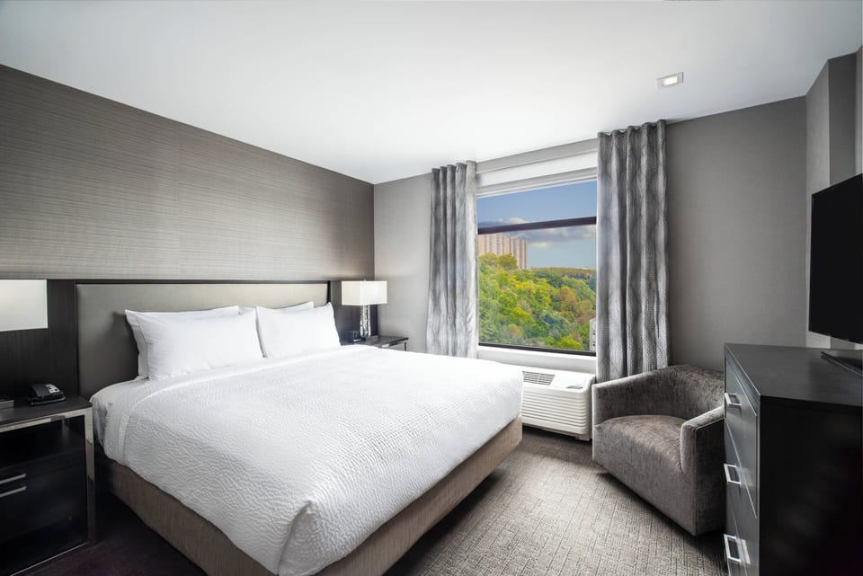 1 bedroom, in-room safe, desk, blackout drapes