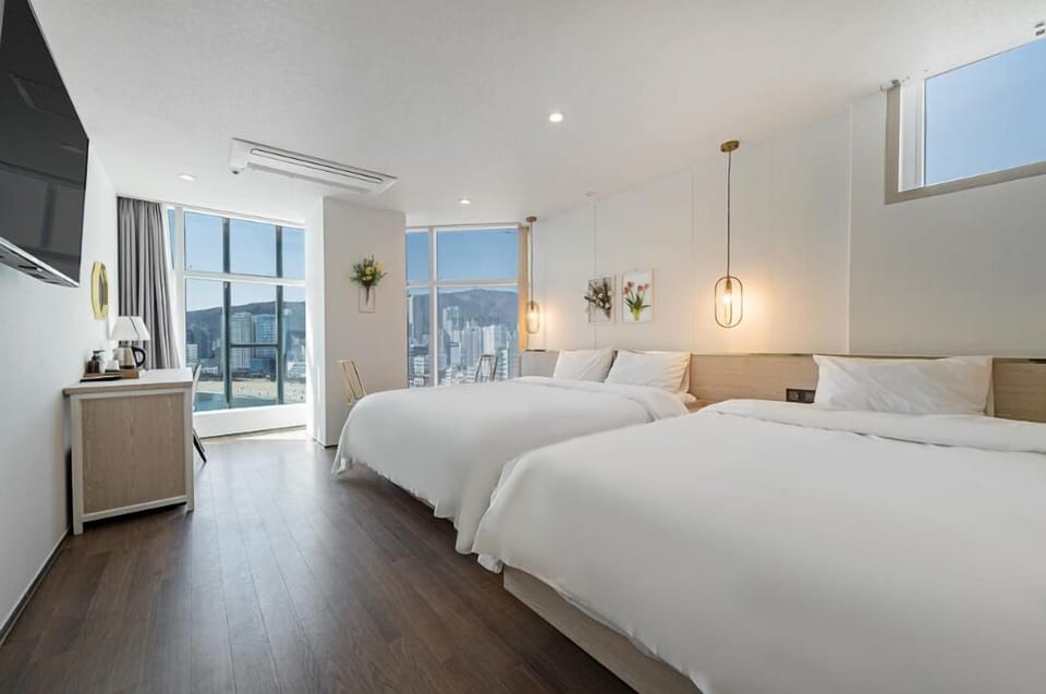 Premium Twin Room, Ocean View | Premium bedding, down comforters, blackout drapes, soundproofing