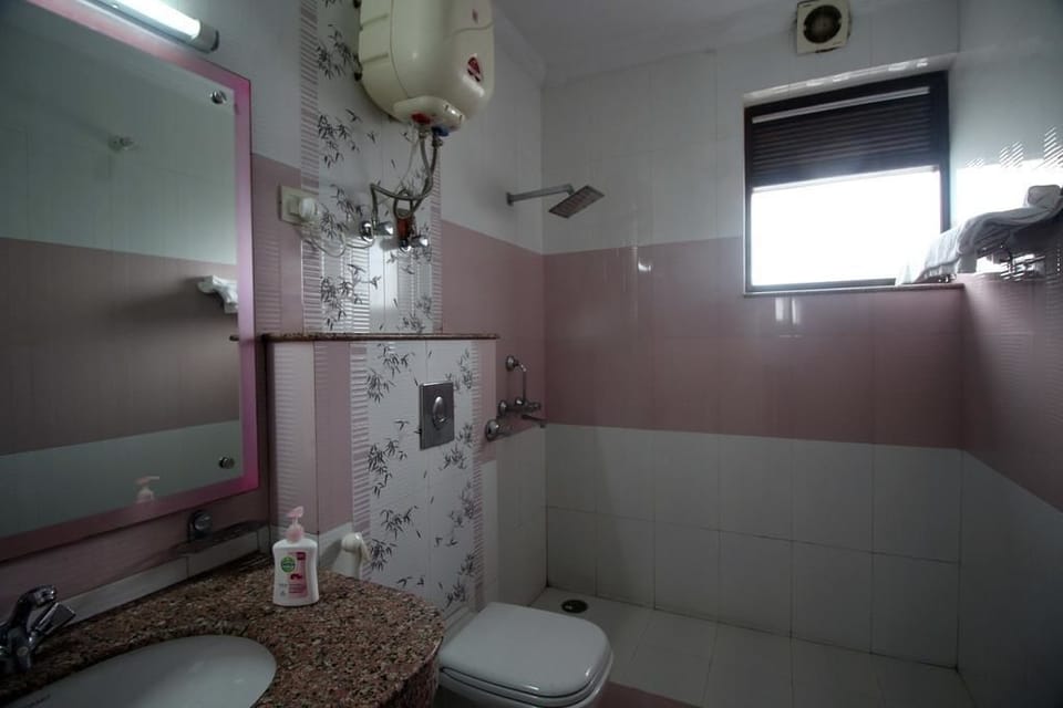 Shower, towels