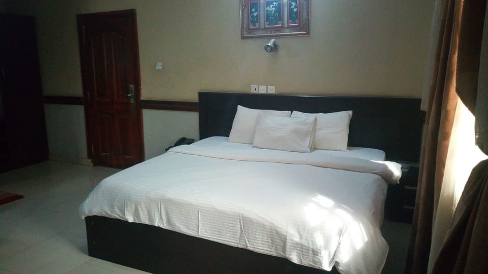 Superior Room | Desk, free WiFi, bed sheets