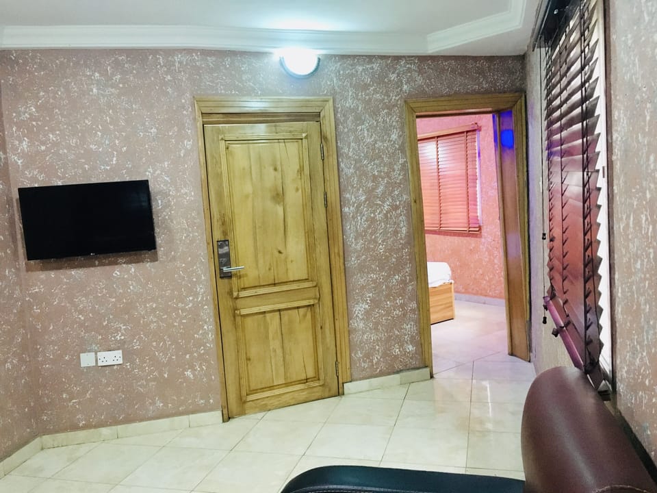 Suite | Living room | TV