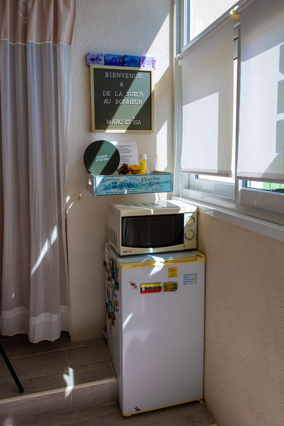 Studio, 1 Bedroom | Private kitchen | Fridge, microwave, stovetop, coffee/tea maker