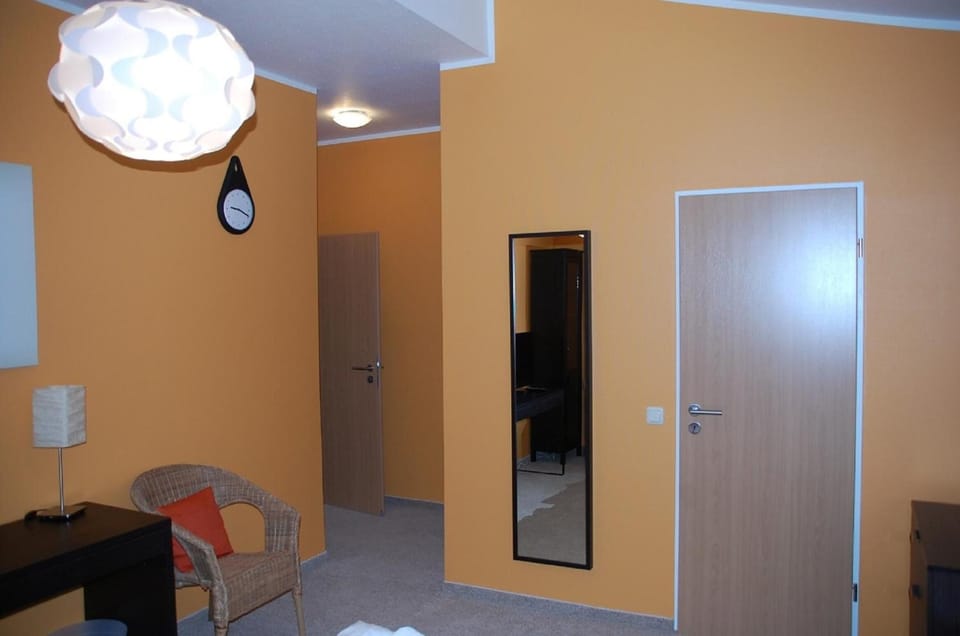 In-room safe, desk, soundproofing, cribs/infant beds